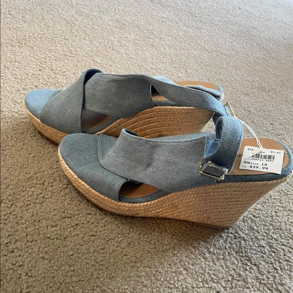 American Eagle Wedges